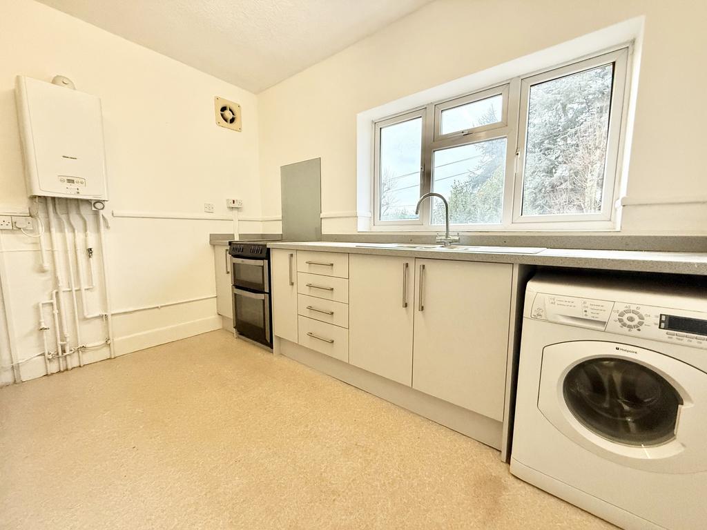 Kitchen 3.jpeg