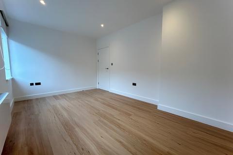 1 bedroom flat to rent, 5 Manor Road, Wallington SM6