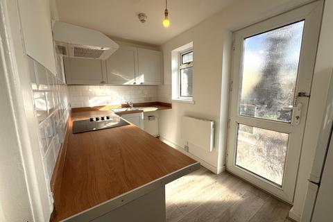 2 bedroom flat to rent, Stacey Road, Cardiff CF24