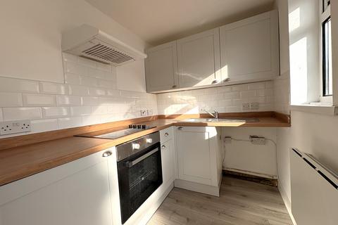 2 bedroom flat to rent, Stacey Road, Cardiff CF24