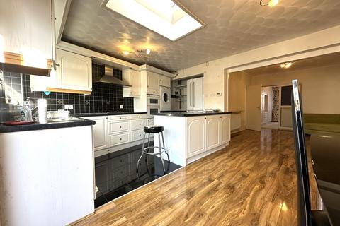 3 bedroom semi-detached house for sale, Worton Way, Isleworth