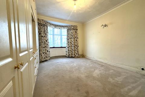 3 bedroom semi-detached house for sale, Worton Way, Isleworth