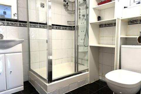 3 bedroom semi-detached house for sale, Worton Way, Isleworth