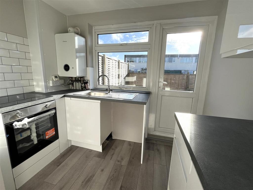 Kitchen 3.jpg