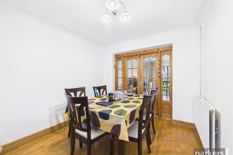 3 bedroom semi-detached house for sale, Harcourt Drive, Reading RG6