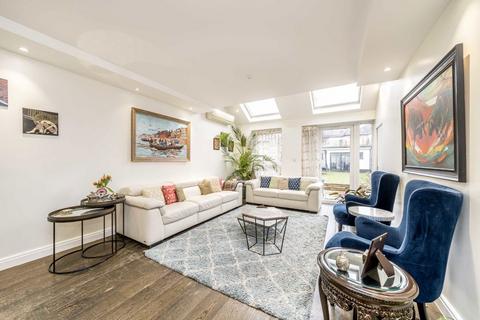 3 bedroom maisonette for sale, Russell Gardens, London NW11