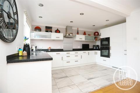 3 bedroom detached house for sale, Oatlands Close, Carlton Colville, NR33