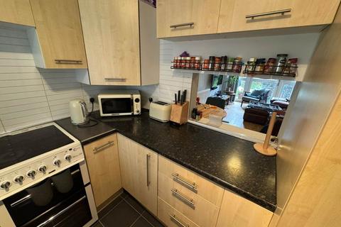 1 bedroom flat to rent, Burnand House, Redan Street, London