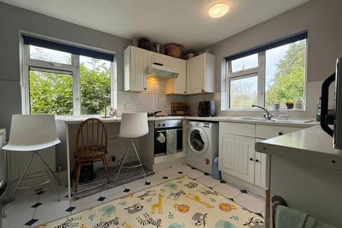3 bedroom flat for sale, Moorfield Road, Uxbridge, UB8