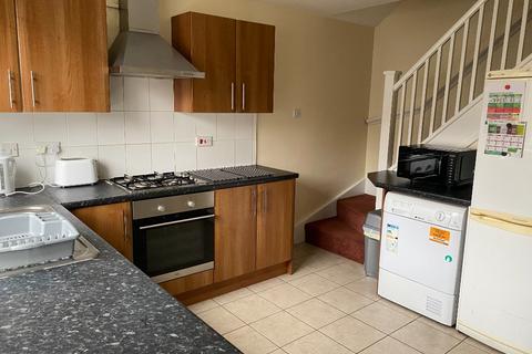 3 bedroom terraced house to rent, Montpelier Road, Nottingham NG7
