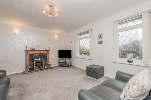 1 bedroom flat for sale, Forest Court, Fairmoor View, Heckmondwike, West Yorkshire, WF16