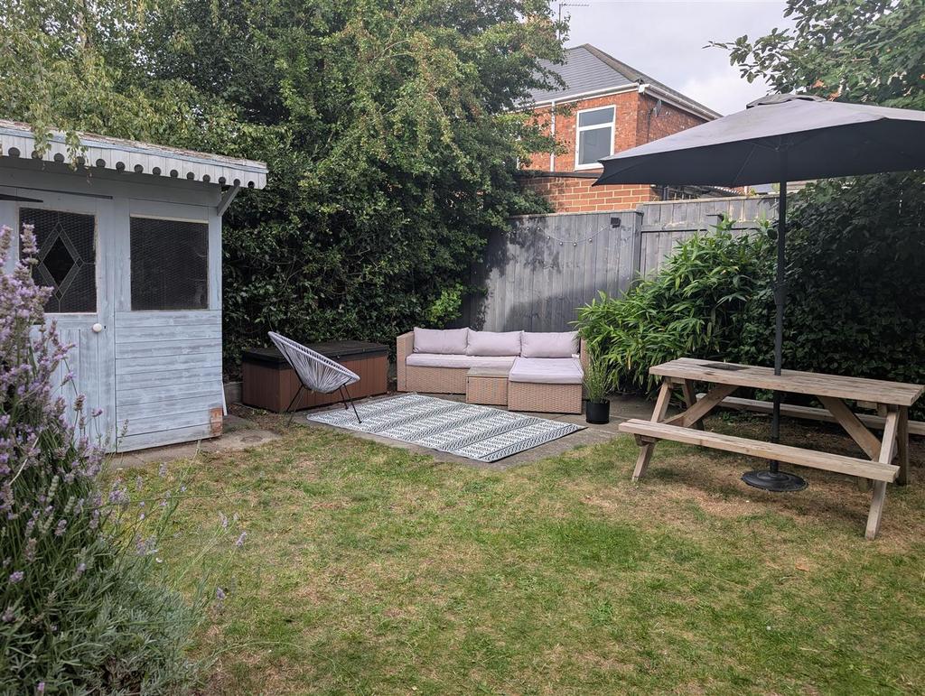Garthlands Garden 1.jpg