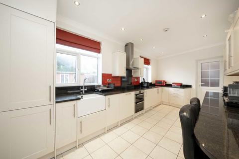 undefined, Downs View, Isleworth TW7