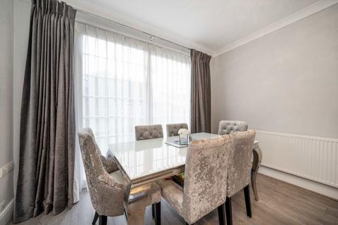 undefined, Downs View, Isleworth TW7
