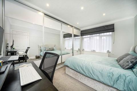 undefined, Downs View, Isleworth TW7