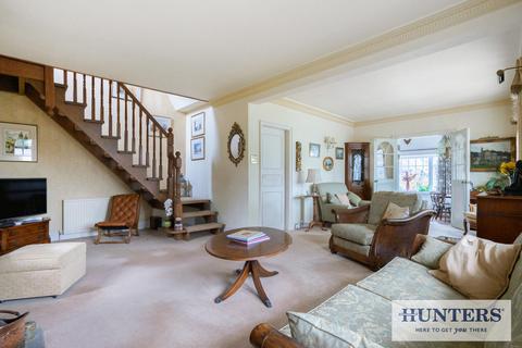 3 bedroom detached house for sale, Acacia Park Terrace, Rawdon Border