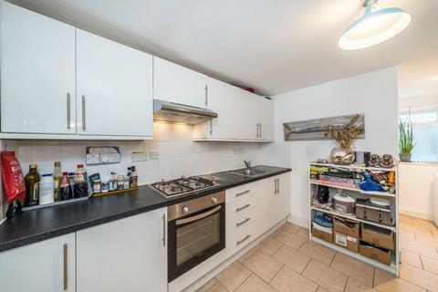 1 bedroom flat to rent, Linom Road, London SW4
