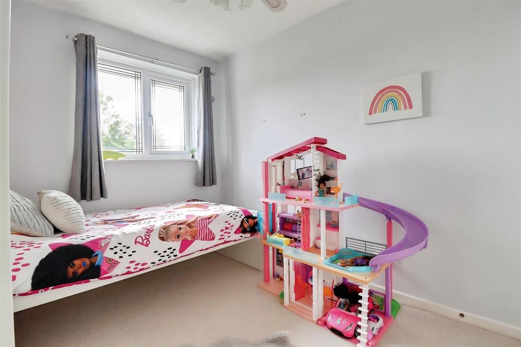 5c7904f7-Bed......jpg