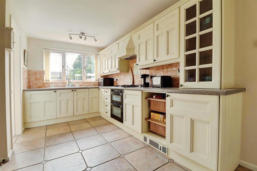 C1b82249-kitchen.jpg