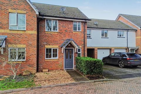 2 bedroom house for sale, Silver Birch Way, Farnborough