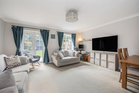 3 bedroom terraced house for sale, Chalcraft Close, Liphook