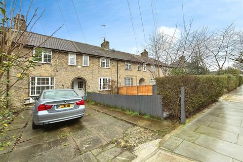 4 bedroom terraced house to rent, Heathstan Road, London, W12