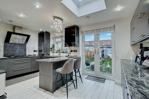 3 bedroom terraced house for sale, Review Road, London, NW2
