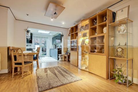 3 bedroom terraced house for sale, Review Road, London, NW2
