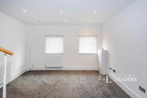 2 bedroom flat to rent, Clarendon Road, Southsea, PO4