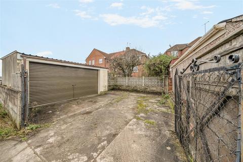 3 bedroom end of terrace house for sale, Station Road, Kingswood, Bristol