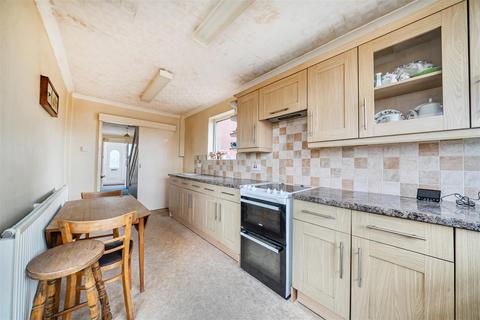 3 bedroom end of terrace house for sale, Station Road, Kingswood, Bristol