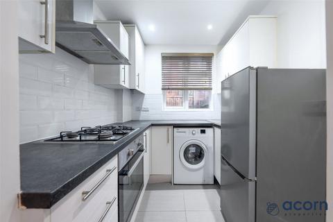 2 bedroom maisonette to rent, Buck Lane, London NW9