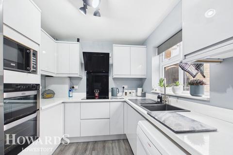 4 bedroom detached house for sale, Brook Close, Carlton Colville