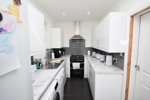 3 bedroom semi-detached house for sale, Lancaster Road,Widnes,WA8 9UF