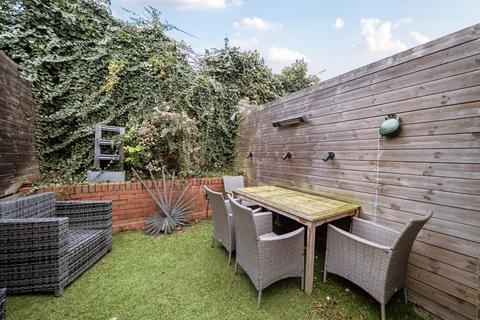 Brandlehow Road, Putney London, SW15