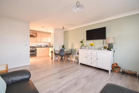 2 bedroom flat for sale, Snowdrop Rise, St. Leonards-On-Sea