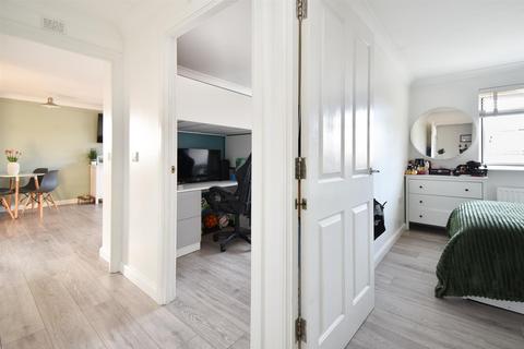 2 bedroom flat for sale, Snowdrop Rise, St. Leonards-On-Sea