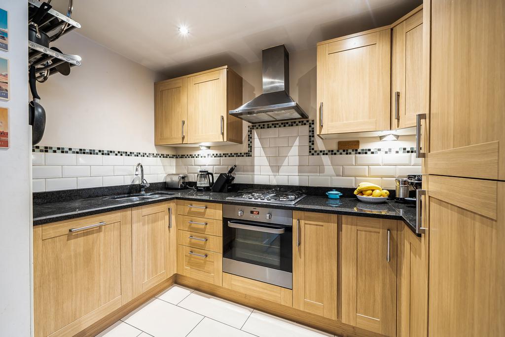 1410630-10-698c7a...
