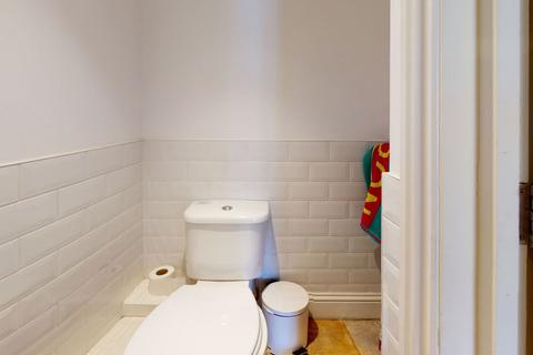 4 bedroom apartment to rent, Derby Road, Lenton