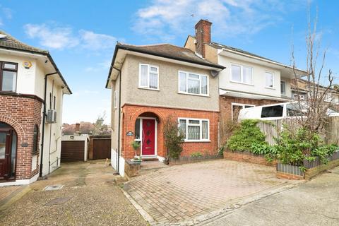 undefined, Larchwood Close, Romford RM5