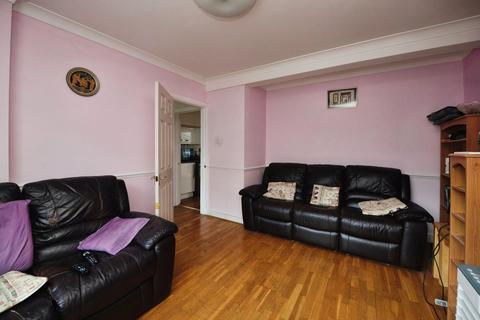 undefined, Larchwood Close, Romford RM5
