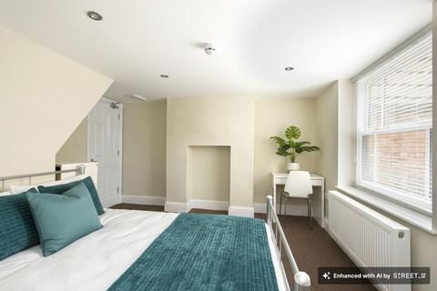 5 bedroom flat to rent, Derby Road, Nottingham, NG7