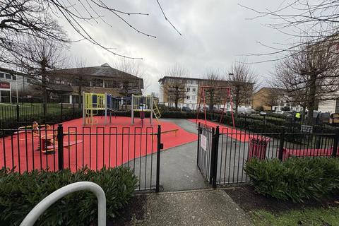 undefined, Ovaltine Drive, Kings Langley