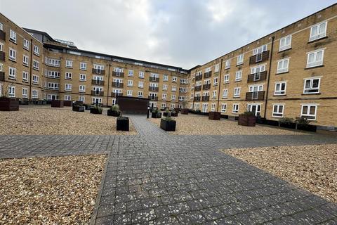 undefined, Ovaltine Drive, Kings Langley