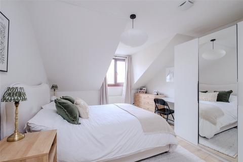 2 bedroom apartment for sale, Gleneldon Road, London SW16