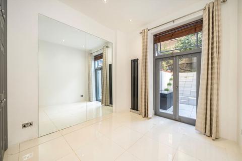 2 bedroom flat to rent, Courtfield Gardens, London SW5