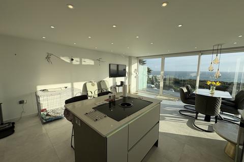 undefined, Exceptional Three-Bedroom Apartment with Sea Views & Balcony – Southbourne