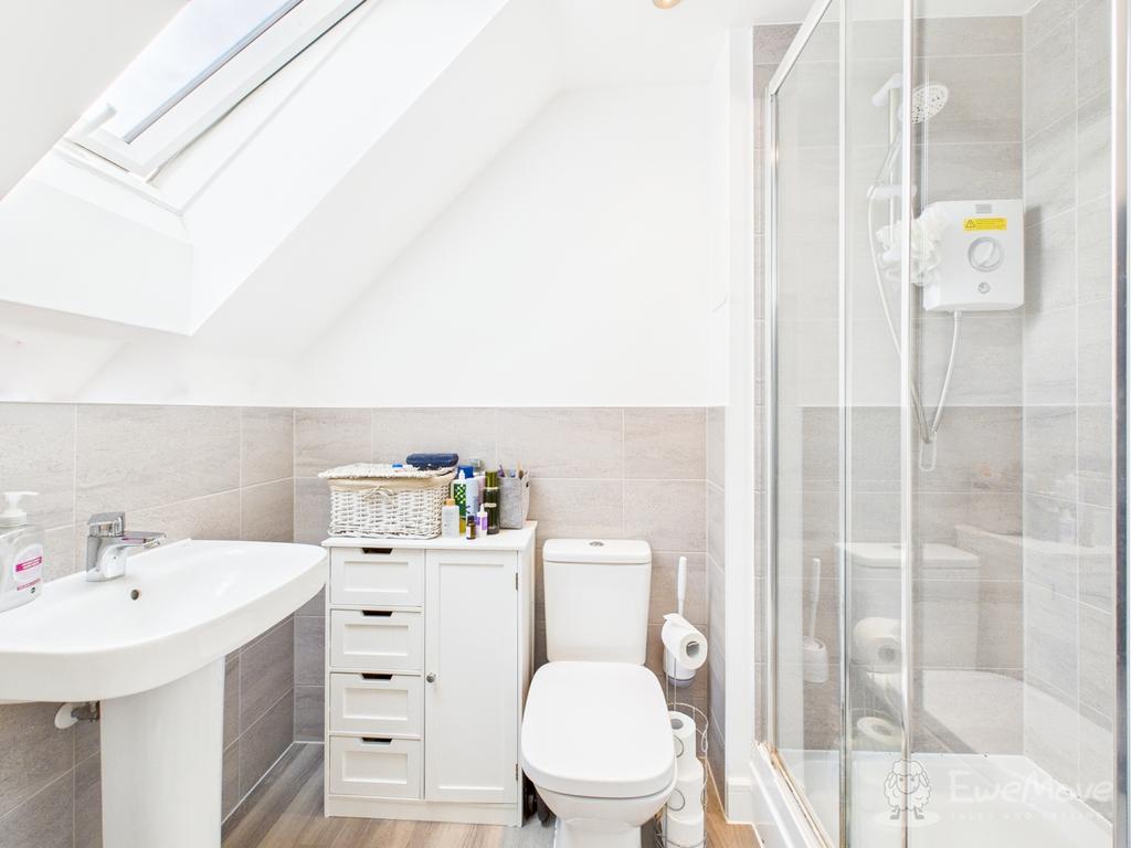 Ensuite to Principle Bedroom