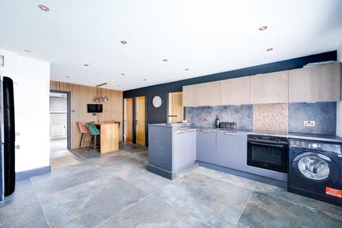 3 bedroom apartment for sale, Grasmere Way, Linslade, Leighton Buzzard