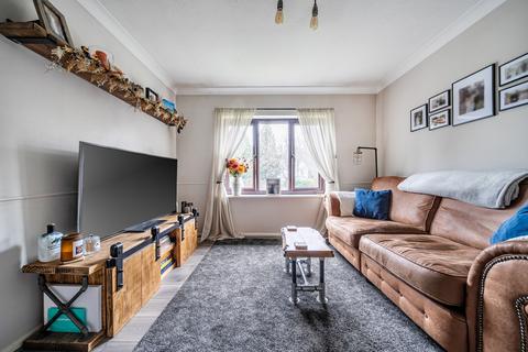 1 bedroom flat for sale, Manor Green, Surrey GU8
